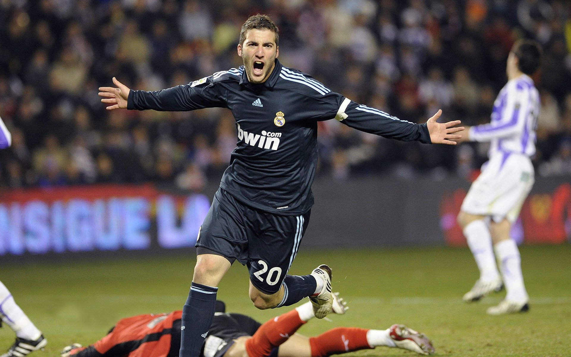 欧洲豪门纷纷出击，争夺王者的宝座即将揭晓，欧洲传统八大豪门排名