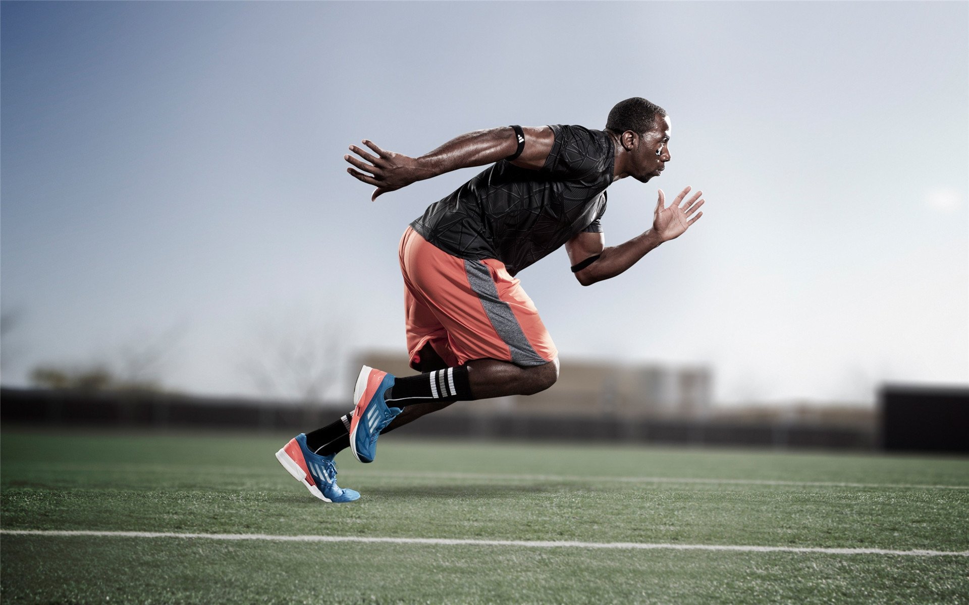 伊朗队雪地滑跪庆祝进球，冻掉了膝盖套，伊朗滑雪胜地